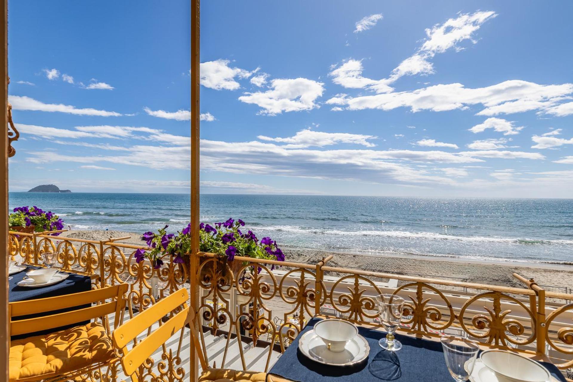 Casa D'Artista B&B Di Charme Alassio Kültér fotó